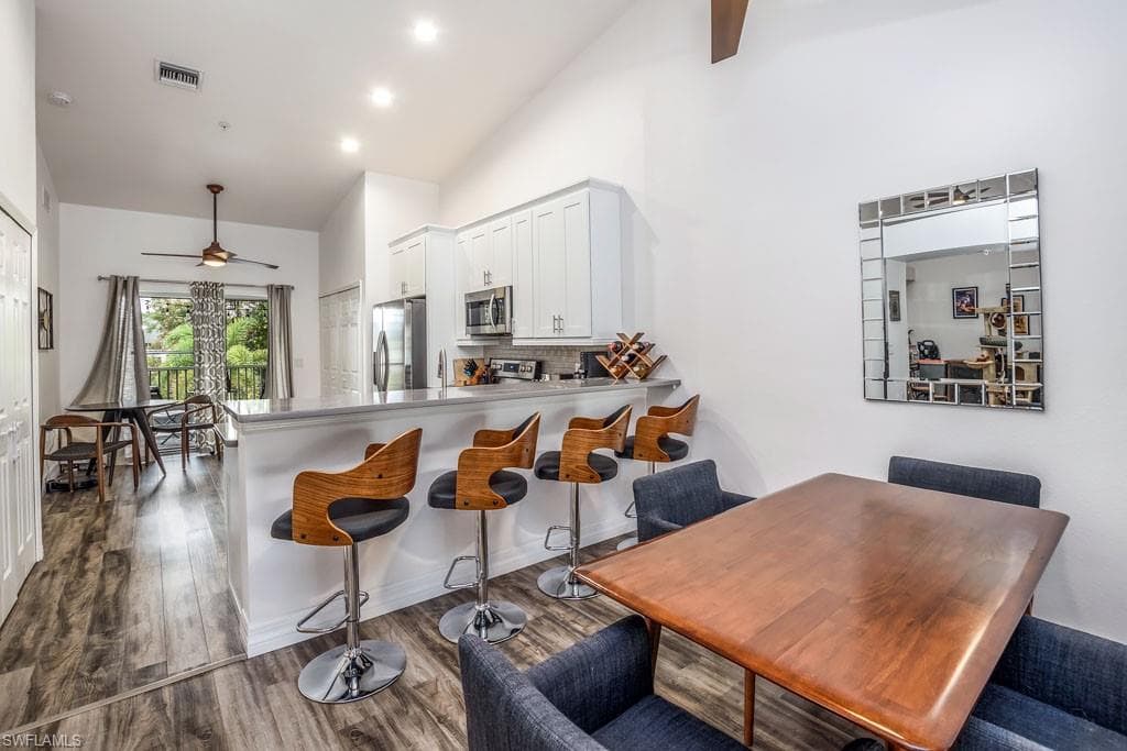 4940 Cougar CT S 5-204 NAPLES, FL 34109