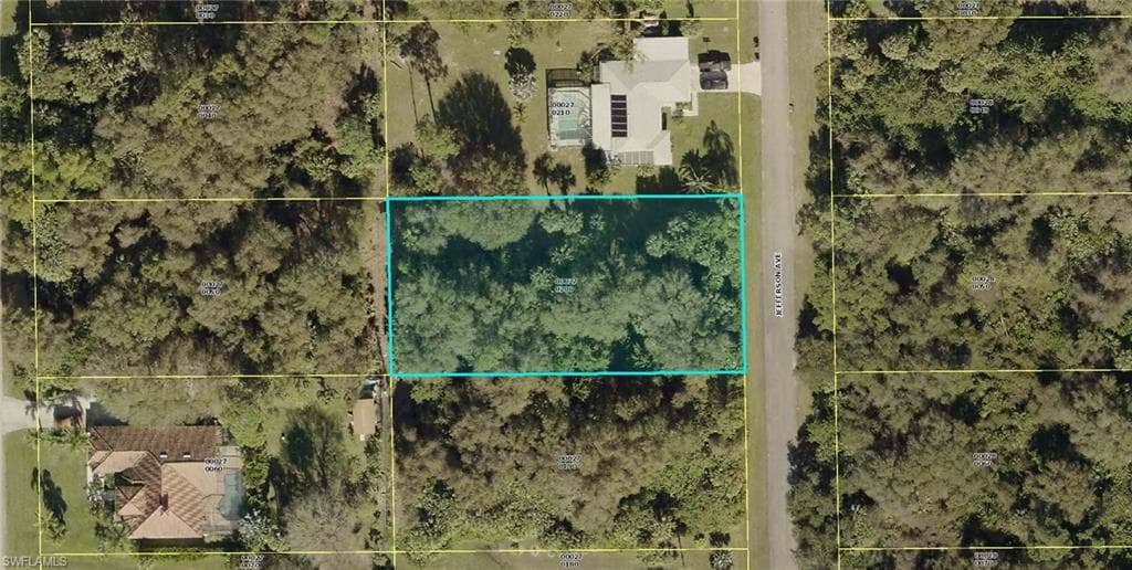 615 Jefferson AVE LEHIGH ACRES, FL 33936