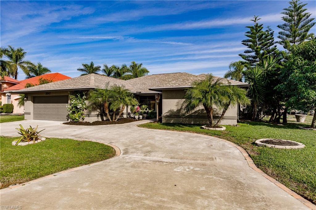 2047 SE 29th ST CAPE CORAL, FL 33904