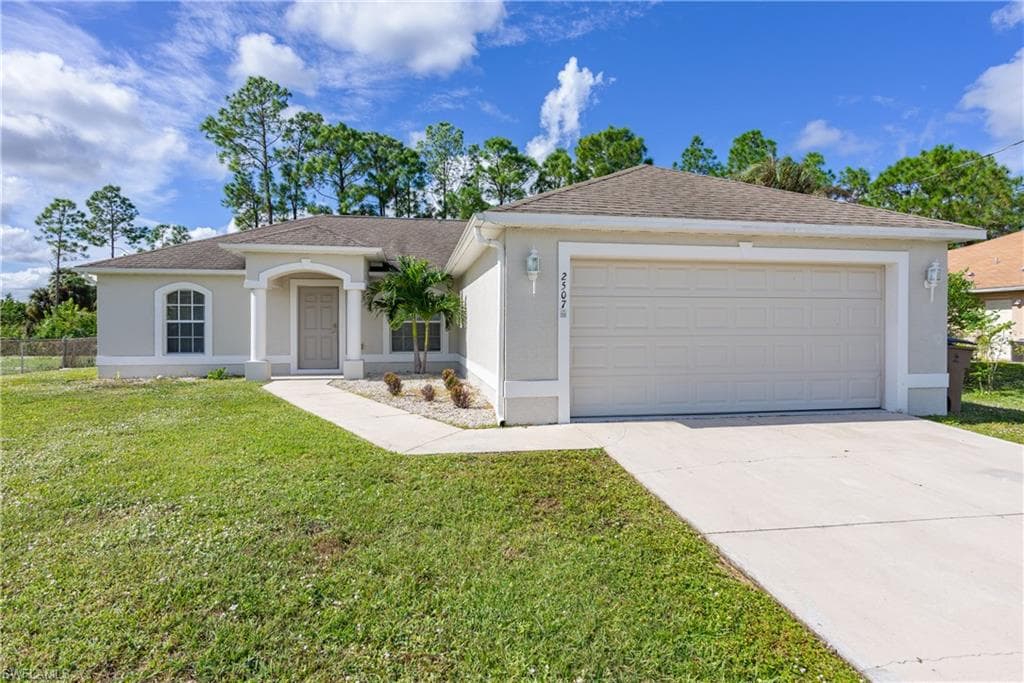 2507 Paula AVE N LEHIGH ACRES, FL 33971