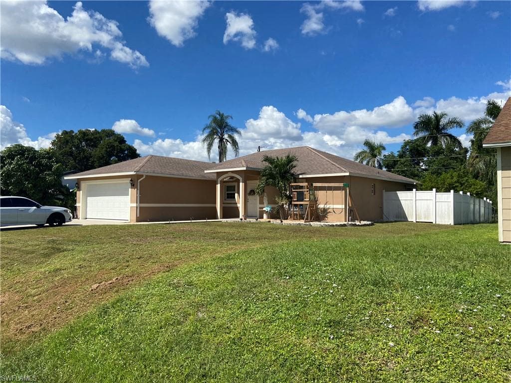 9185 Pineapple RD FORT MYERS, FL 33967