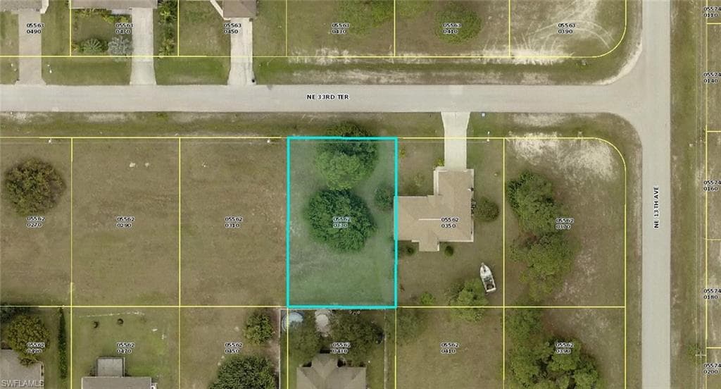 1120 NE 33rd TER CAPE CORAL, FL 33909