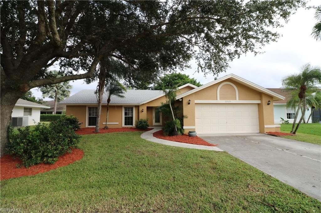 22625 Fountain Lakes BLVD ESTERO, FL 33928