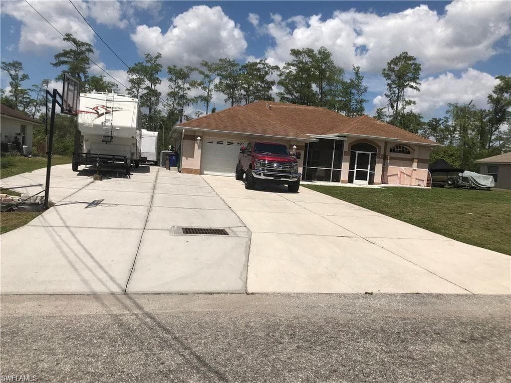 754 Halsey AVE LEHIGH ACRES, FL 33974
