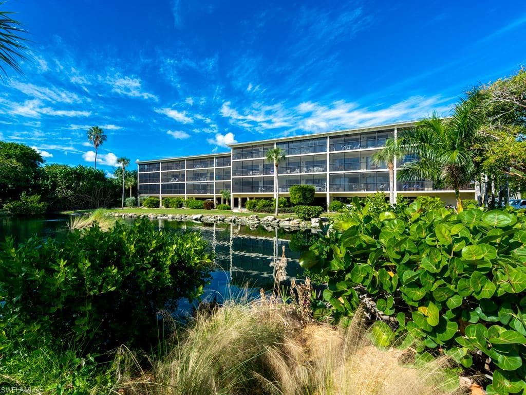 2737 W Gulf DR 222 SANIBEL, FL 33957
