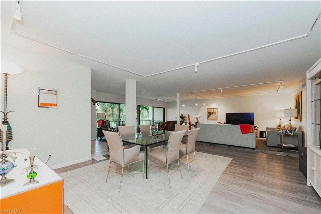 107 Clubhouse DR 259 NAPLES, FL 34105