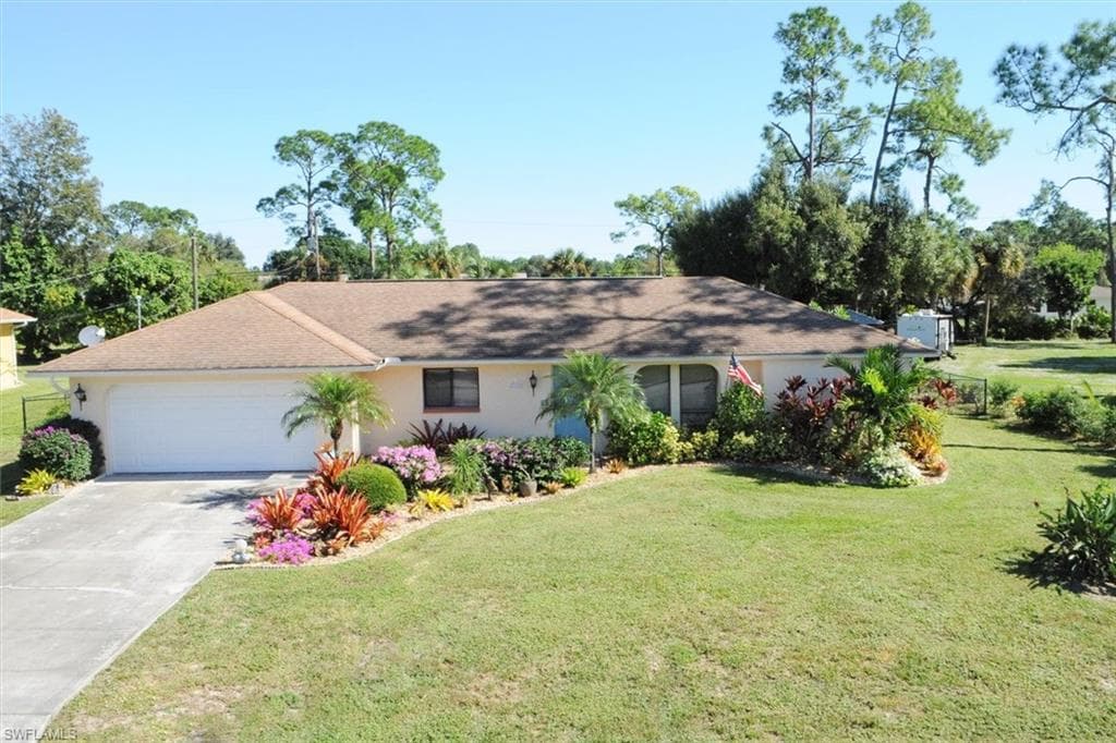 212 Robert AVE LEHIGH ACRES, FL 33936