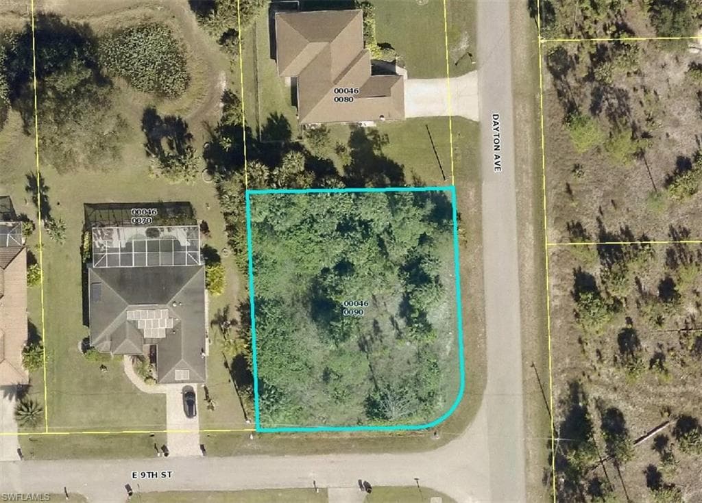 1515 E 9th ST LEHIGH ACRES, FL 33972