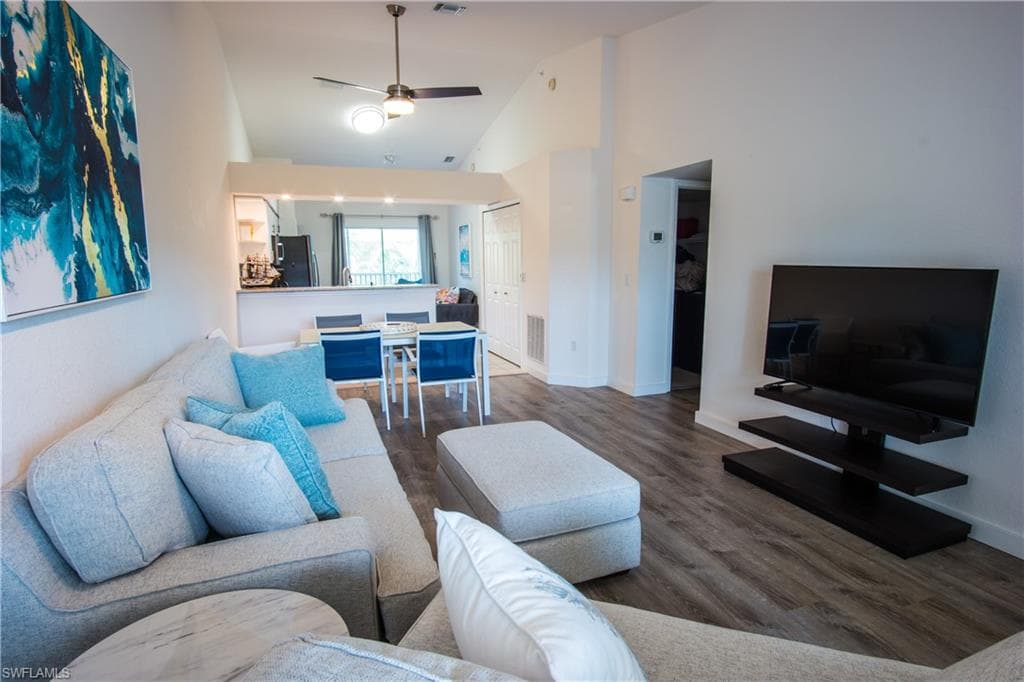15445 Cedarwood LN 6-302 NAPLES, FL 34110