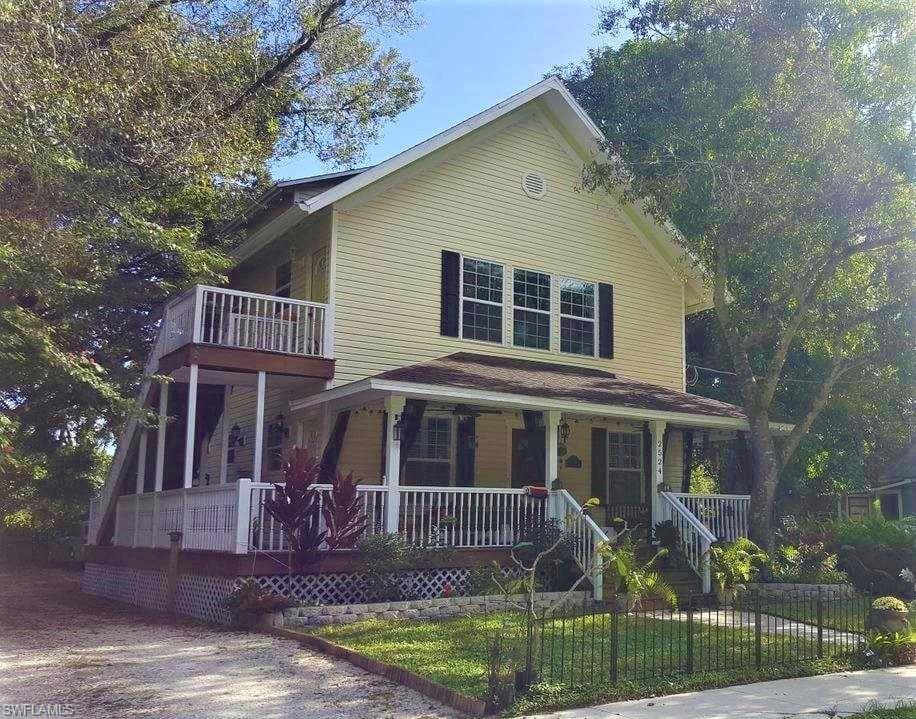 2524 3rd ST FORT MYERS, FL 33901