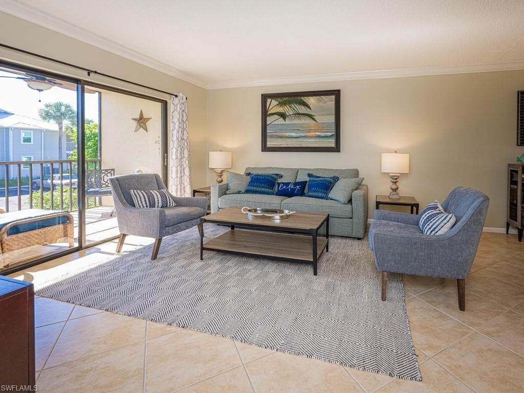 835 Elkcam CIR 106 MARCO ISLAND, FL 34145