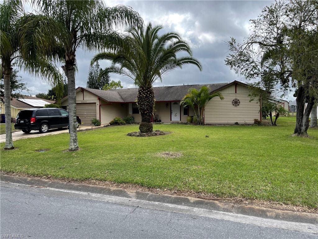 1406 Alwynne DR LEHIGH ACRES, FL 33936