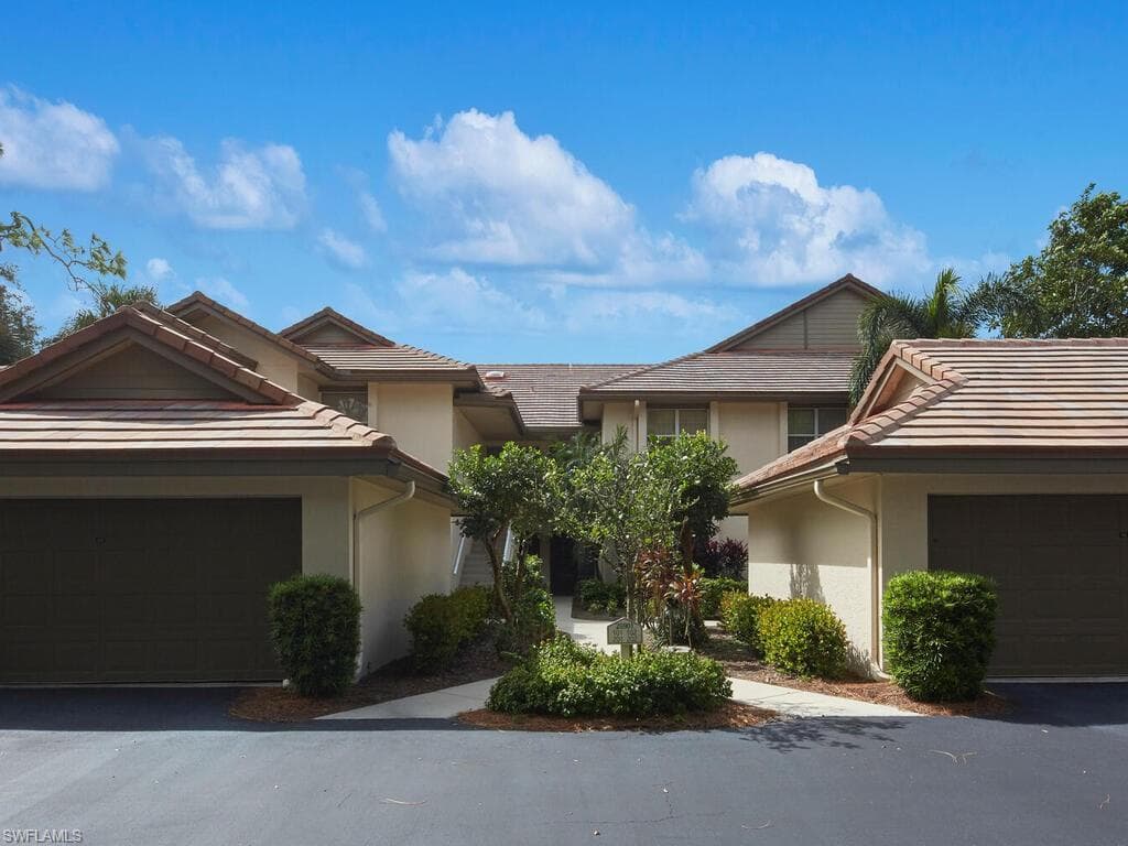 26901 Wedgewood DR 202 BONITA SPRINGS, FL 34134