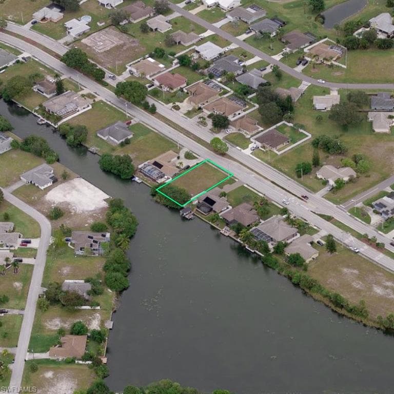 328 Nicholas PKY E CAPE CORAL, FL 33990