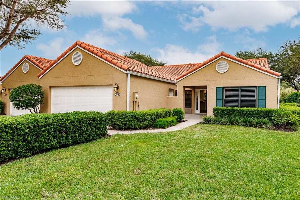 719 Reef Point CIR 13 NAPLES, FL 34108