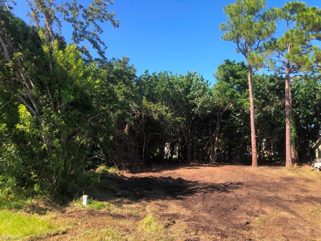 2369 Sunset AVE NAPLES, FL 34112