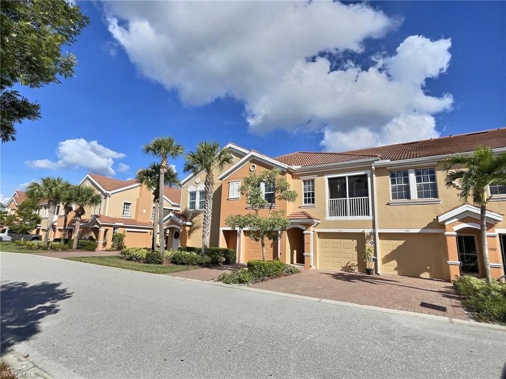 1824 Concordia Lake CIR 1707 CAPE CORAL, FL 33909