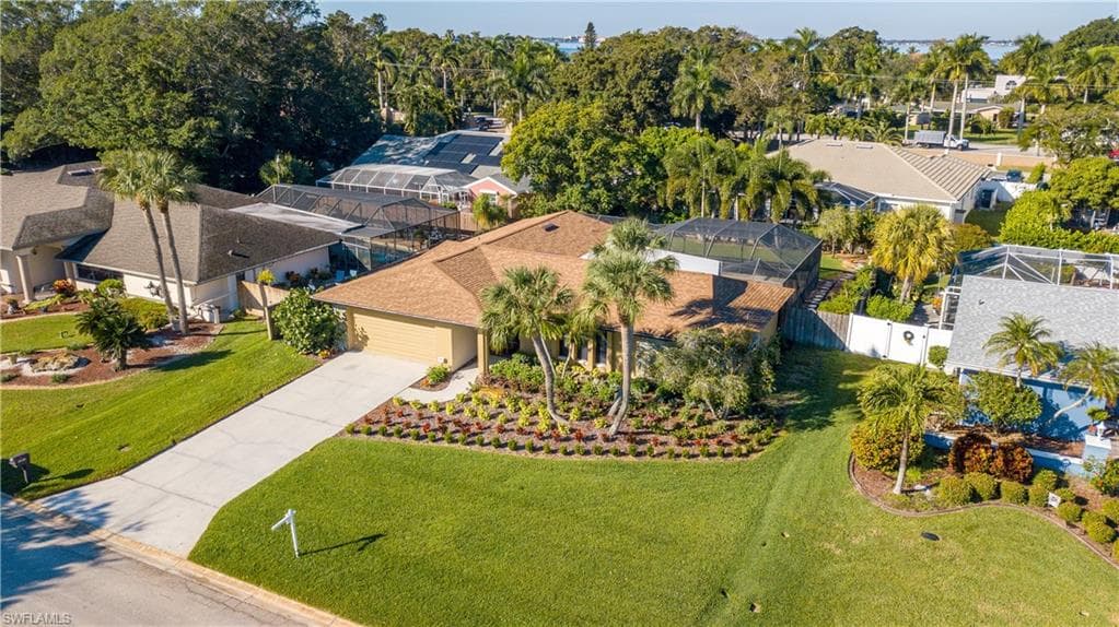 5272 Fairfield DR FORT MYERS, FL 33919