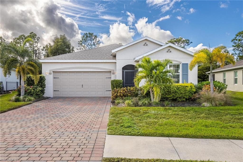 3141 Amadora CIR CAPE CORAL, FL 33909