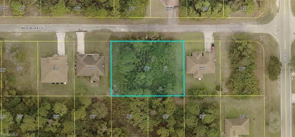 752 Theodore Vail ST E LEHIGH ACRES, FL 33974