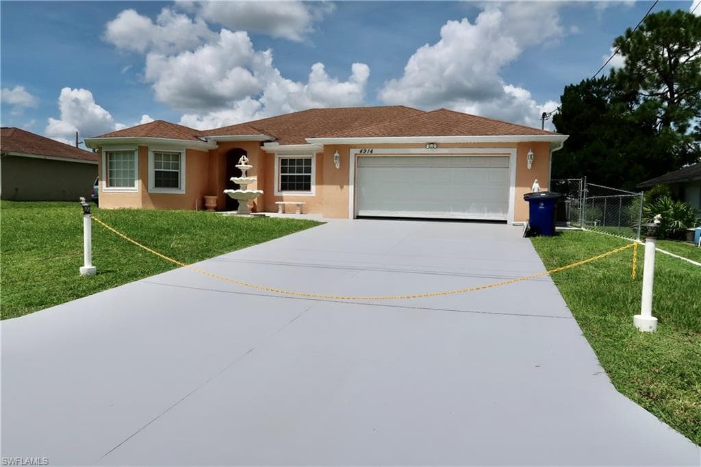 4914 7th ST W LEHIGH ACRES, FL 33971