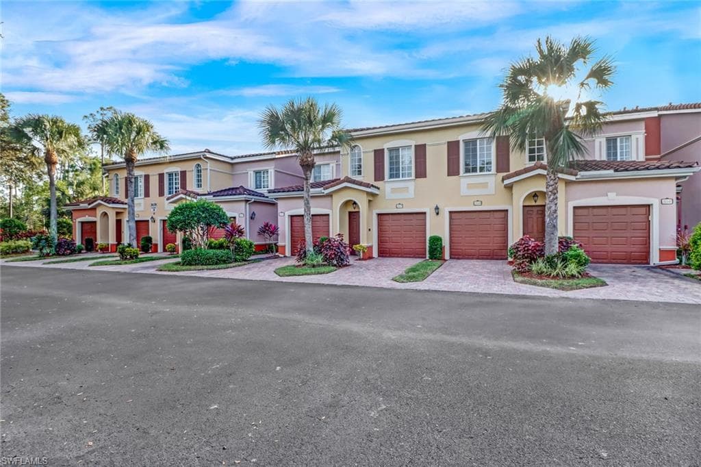 20320 Estero Gardens CIR 204 ESTERO, FL 33928