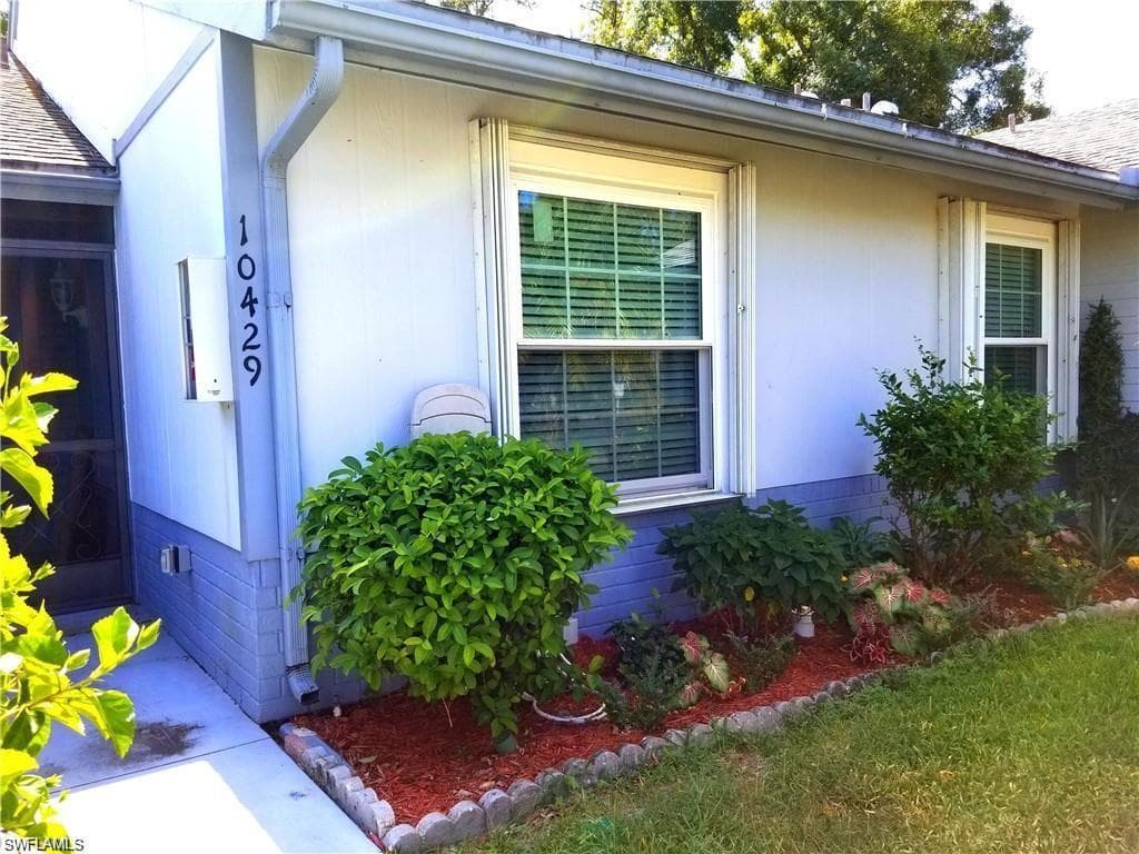 10429 New Bedford CT LEHIGH ACRES, FL 33936