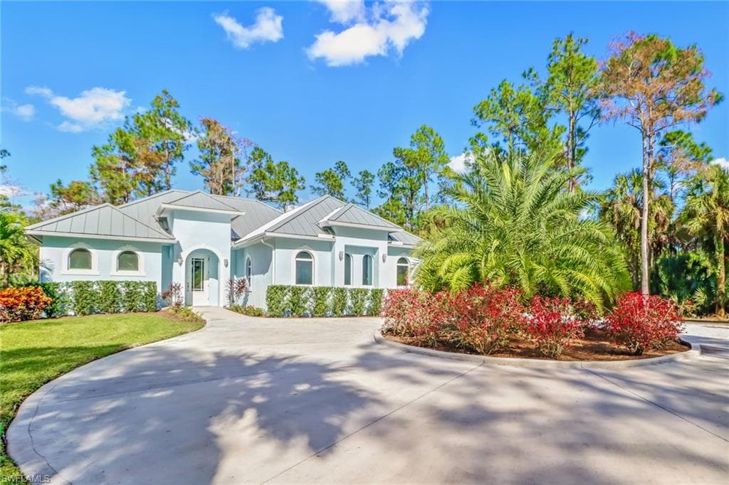 421 35th AVE NE NAPLES, FL 34120