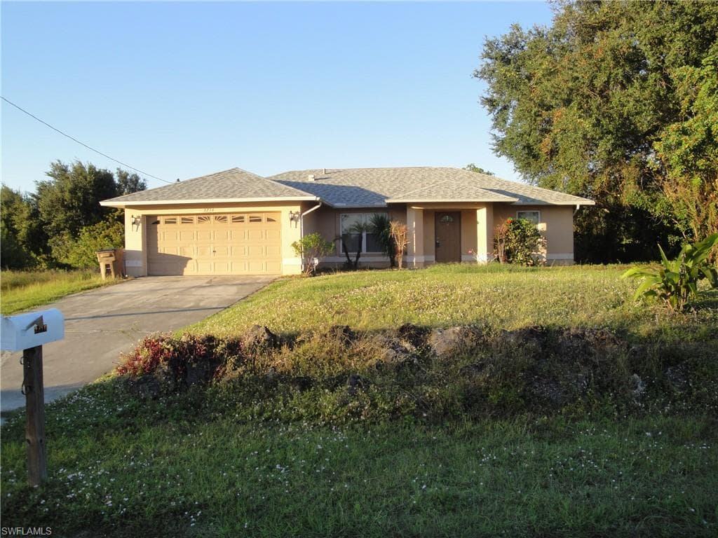 3216 9th ST SW LEHIGH ACRES, FL 33976