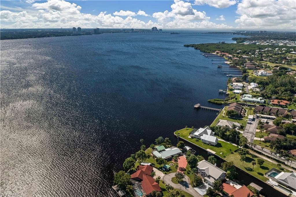 7152 Reymoor DR NORTH FORT MYERS, FL 33917