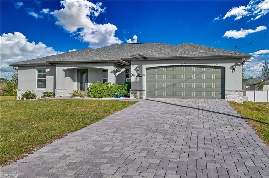 3237 NW 41st PL CAPE CORAL, FL 33993