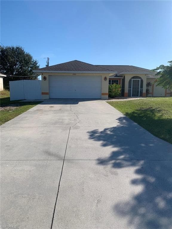 2521 NE 1st PL CAPE CORAL, FL 33909