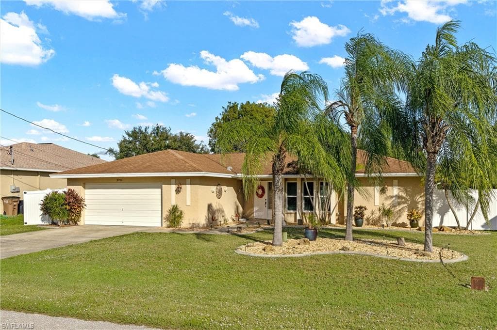 3725 SE Santa Barbara PL CAPE CORAL, FL 33904