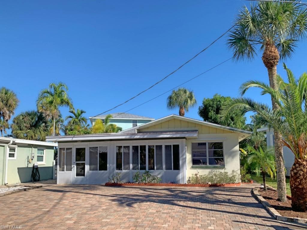 240 Miramar ST FORT MYERS BEACH, FL 33931