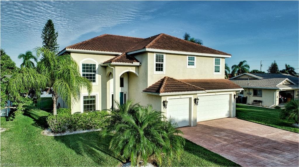 2527 SE 25th PL CAPE CORAL, FL 33904