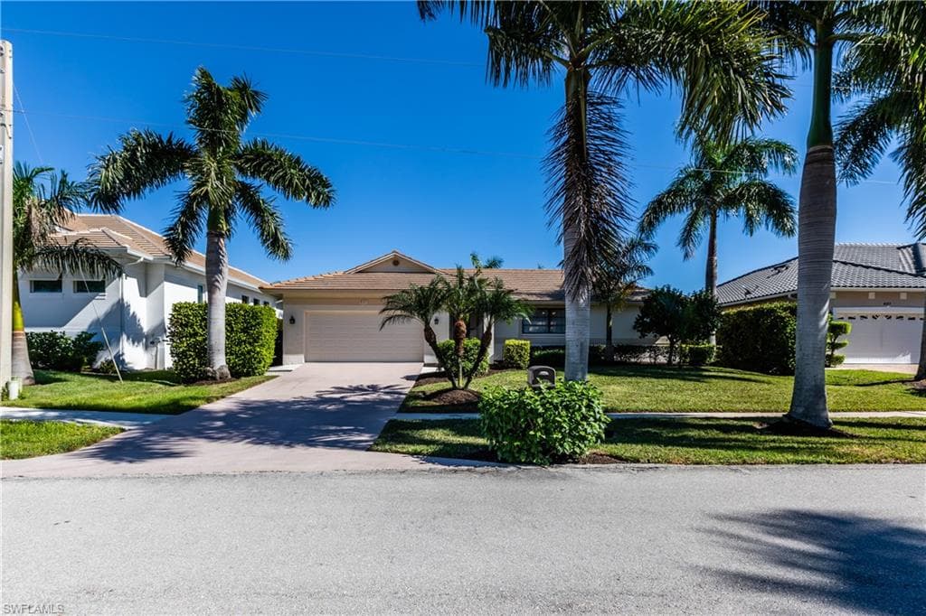 421 Battersea CT MARCO ISLAND, FL 34145