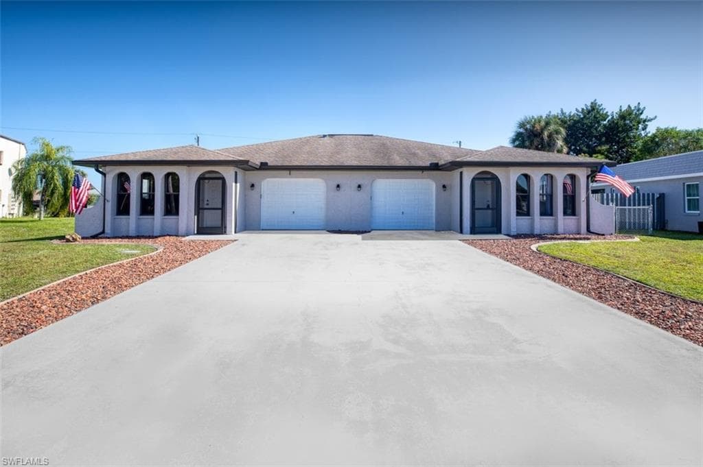 3923 Country Club BLVD 3925 CAPE CORAL, FL 33904