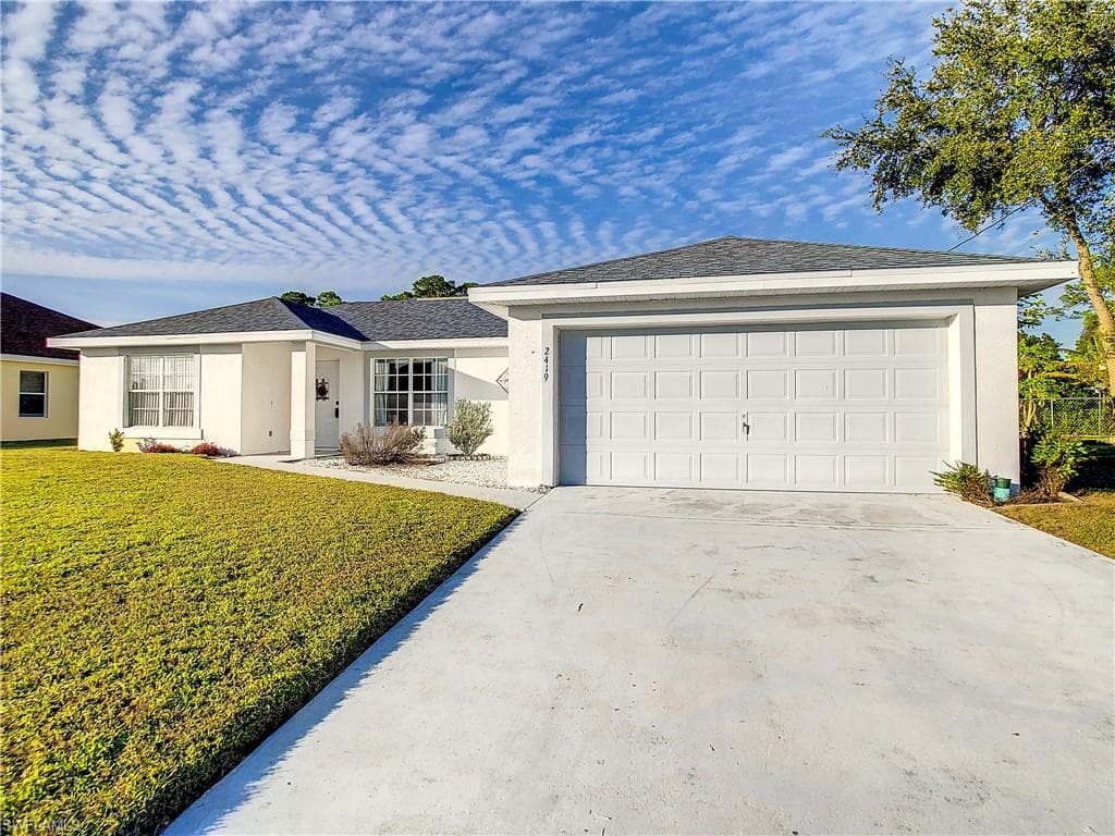 2419 Atlantic CIR LEHIGH ACRES, FL 33936