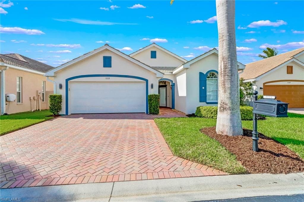 1115 Jardin DR NAPLES, FL 34104