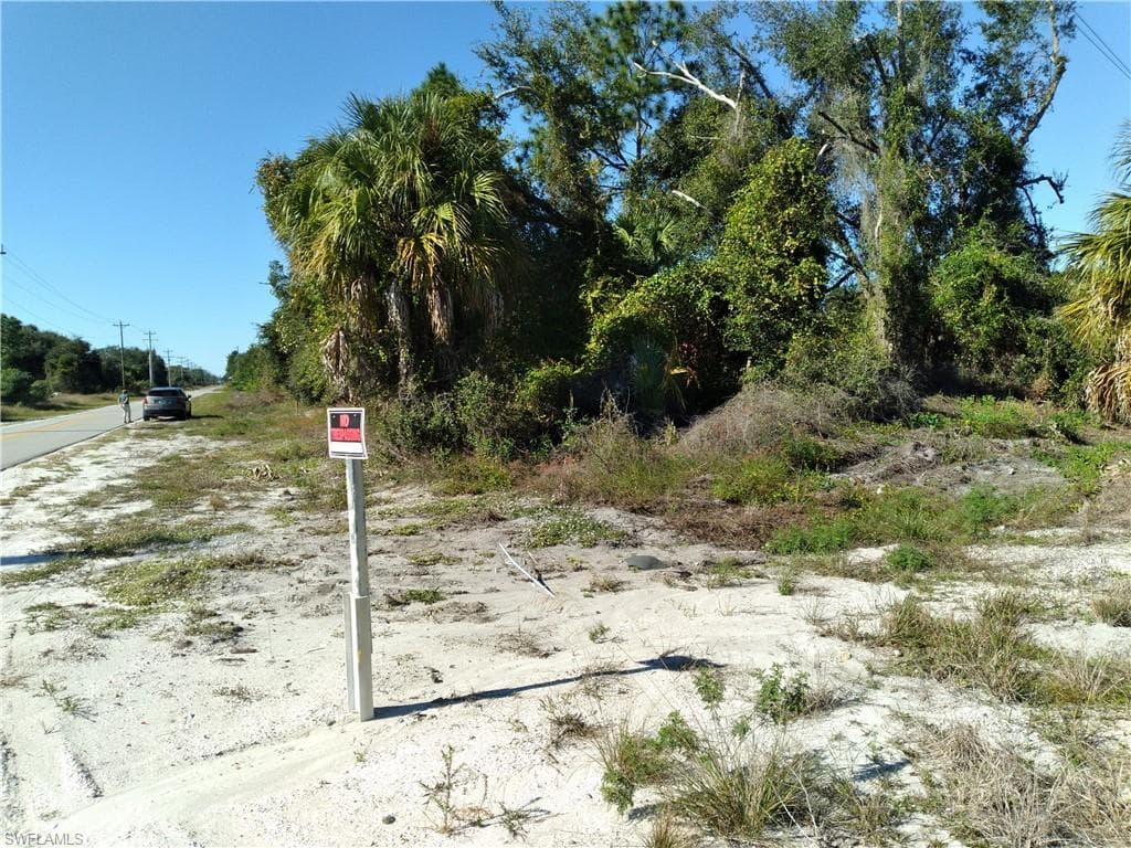 1941 Meadow RD LEHIGH ACRES, FL 33976