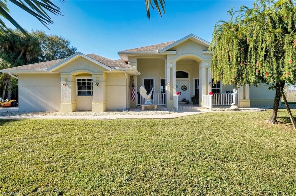 809 Glenn AVE LEHIGH ACRES, FL 33972