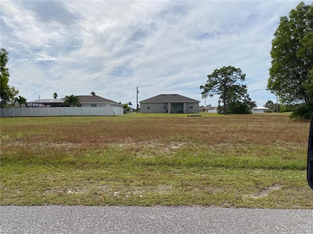 1806 NW 20th TER CAPE CORAL, FL 33993