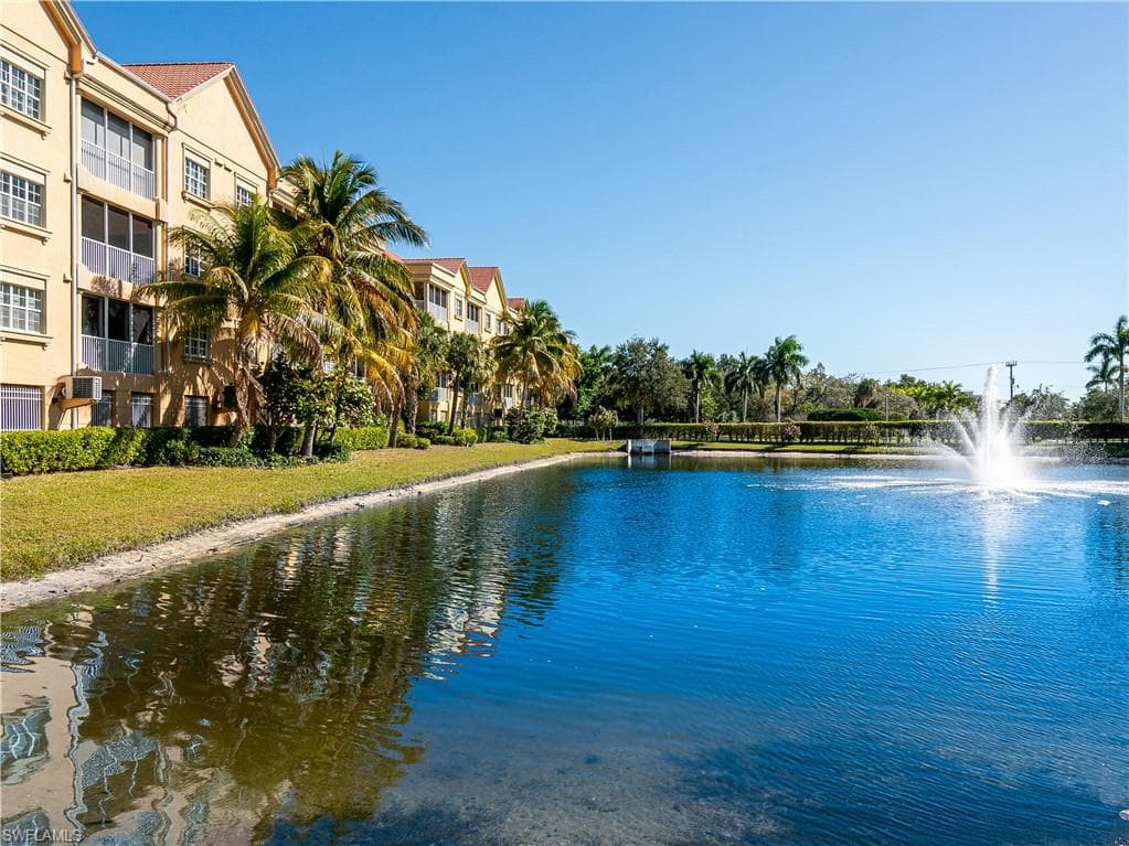 7431 Bella Lago DR 323 FORT MYERS BEACH, FL 33931