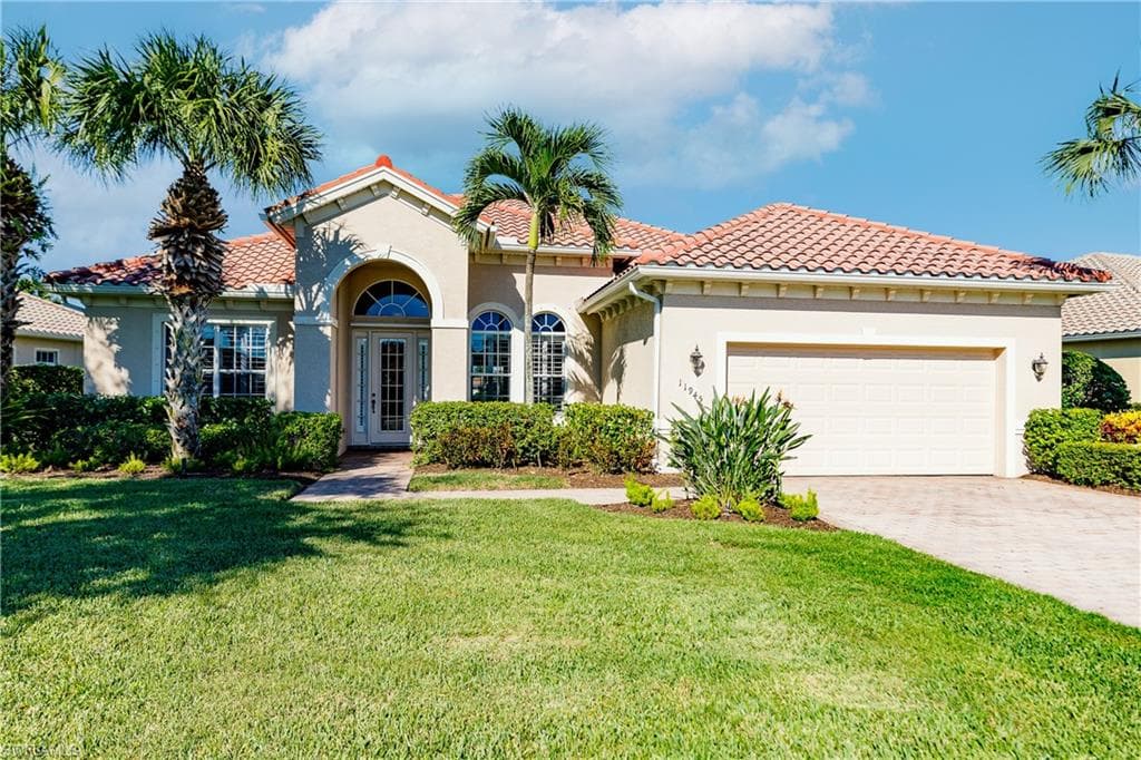 11945 Heather Woods CT NAPLES, FL 34120