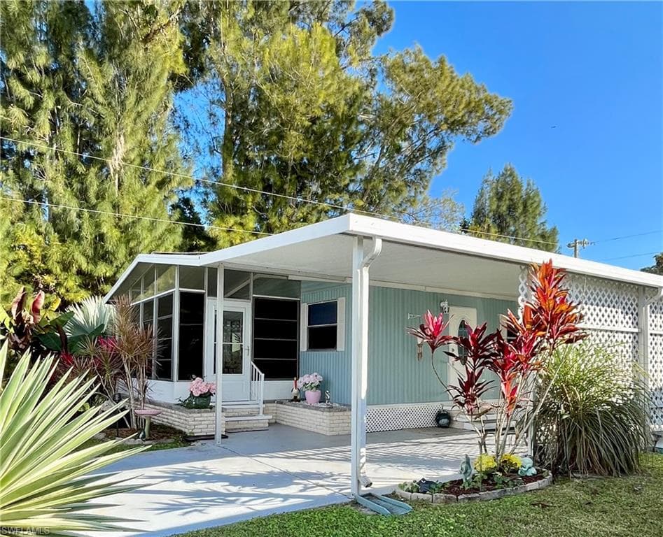 3188 Sun Dance CT NORTH FORT MYERS, FL 33917