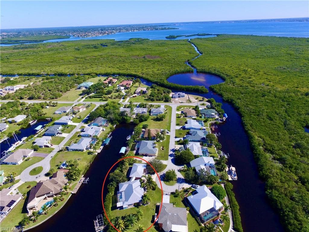 19228 Pine Bluff CT PORT CHARLOTTE, FL 33948