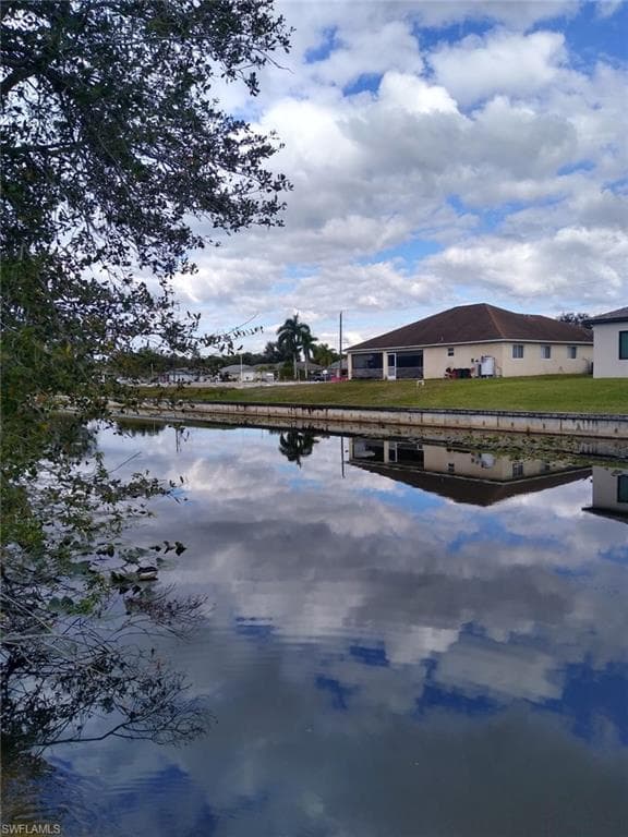 400 NW 9th ST CAPE CORAL, FL 33993