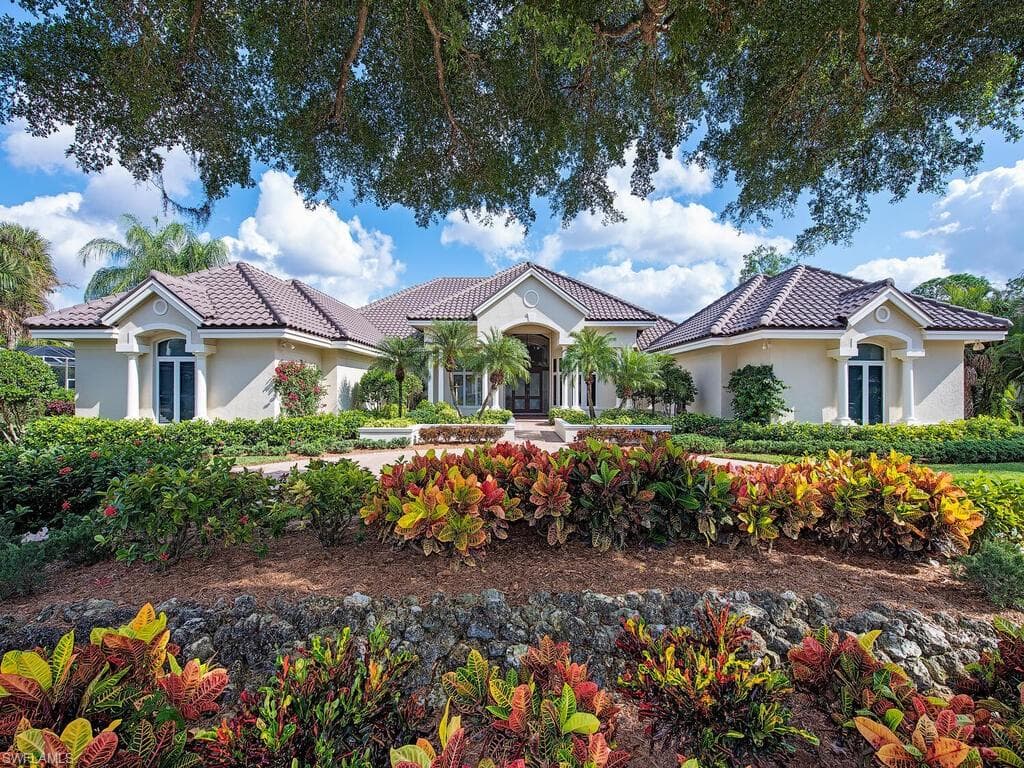 4687 Oak Leaf DR NAPLES, FL 34119