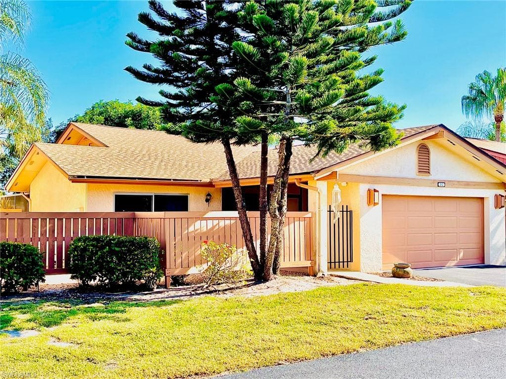 6413 Royal Woods DR FORT MYERS, FL 33908