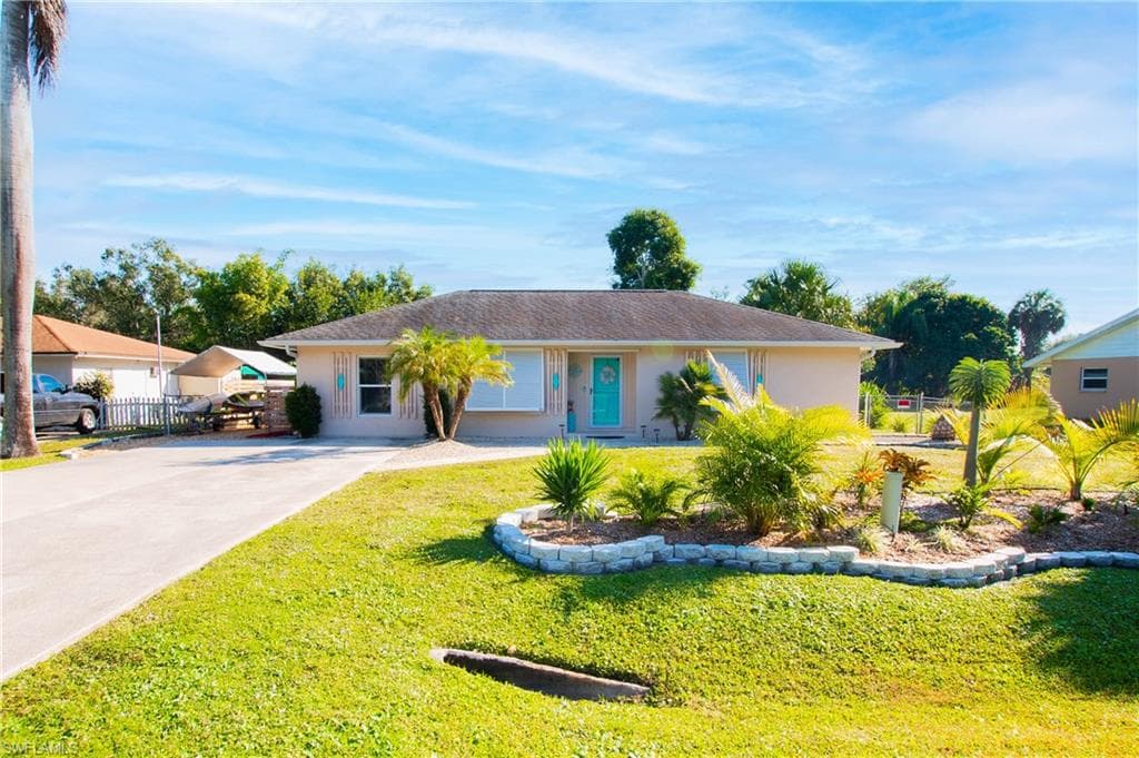 2740 Davis BLVD FORT MYERS, FL 33905